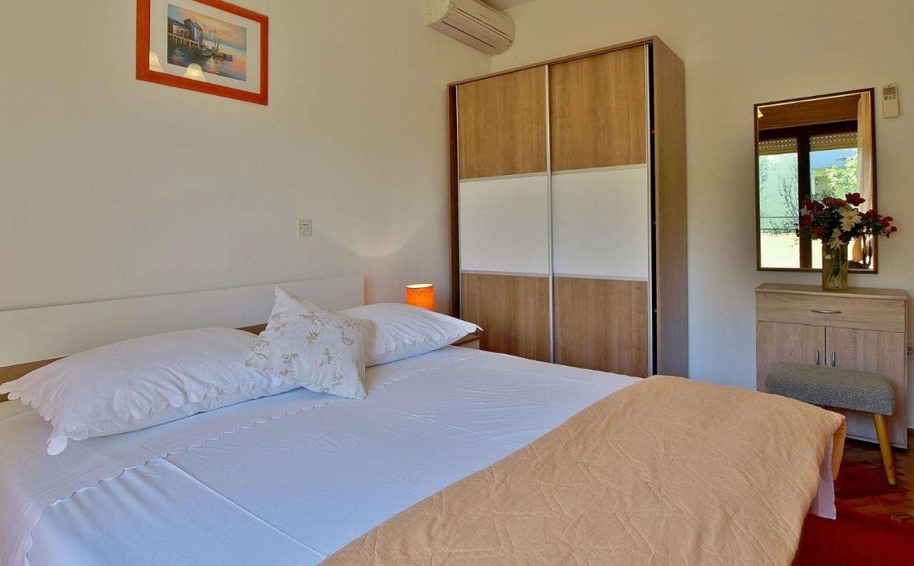 Apartments By The Sea Supetarska Draga - Donja, Rab - 4954 Ngoại thất bức ảnh
