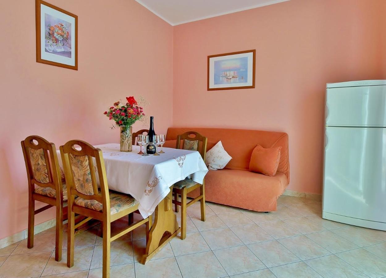 Apartments By The Sea Supetarska Draga - Donja, Rab - 4954 Ngoại thất bức ảnh